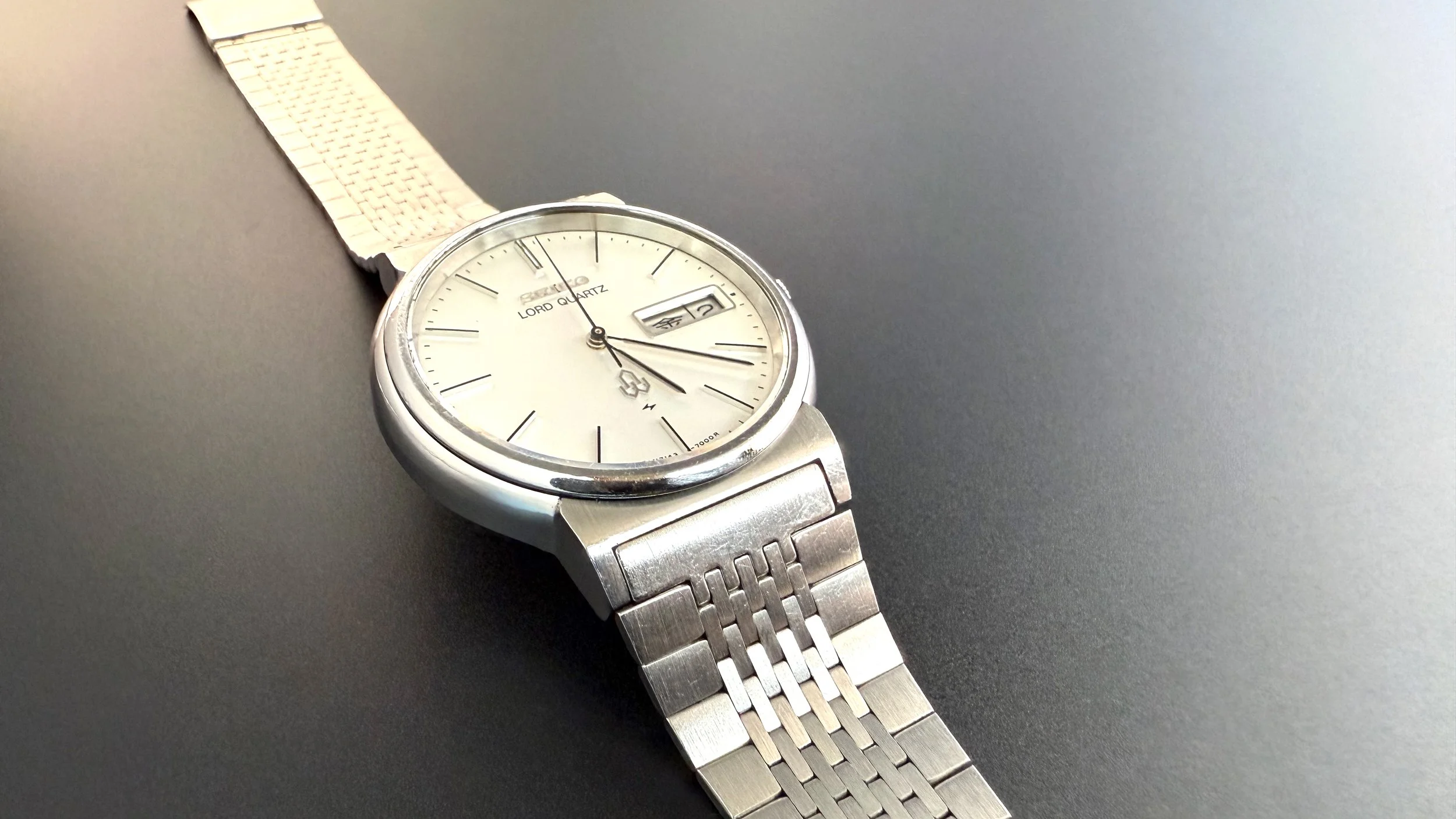 Q子様 Lincoln green / #195905 hex color